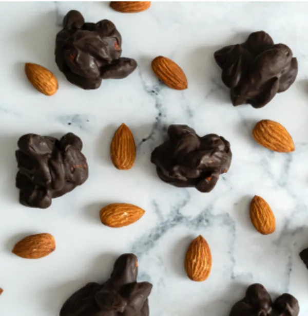 _Chocolate_Almond_Rocks_|_Crunchy_Roasted_Almond_Chocolate_Coated_|_Gift_Pack_for_Kids,_Rakhi,_Diwali,_Birthday_and_Wedding|_200_Gm