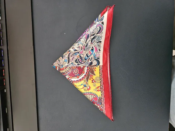 Traditional_Indian_Decorative_Paisley_Design_Shadow_Puppet_Wall_Hanging_For_Men_Pack_Of_1