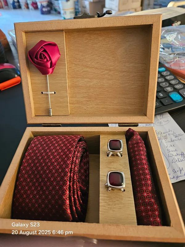 Premium_Formal_Accessory_Gift_Set_With_Cufflinks_Tie_Tie_Pin_And_Lapel_Rose_In_Wooden_Box_For_Men_Pack_Of_1