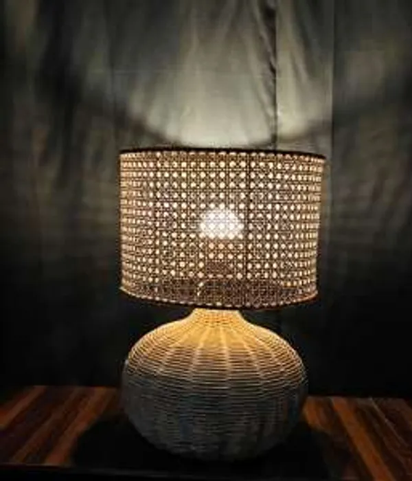 Brown_Rattan_Handmade_Table_Lamp_For_Home_Decor