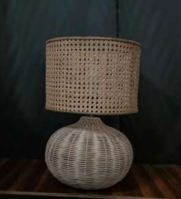 Brown_Rattan_Handmade_Table_Lamp_For_Home_Decor