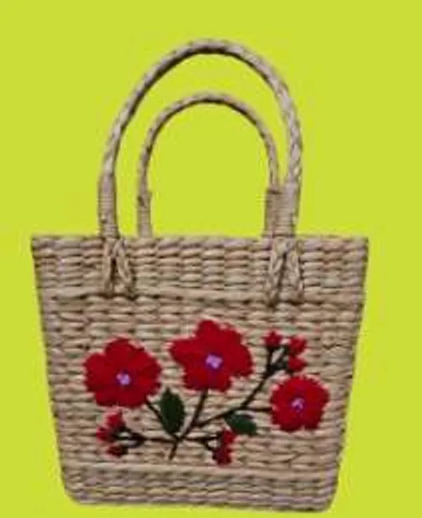Brown_Rattan_Hand_Bag_For_Home_Decor