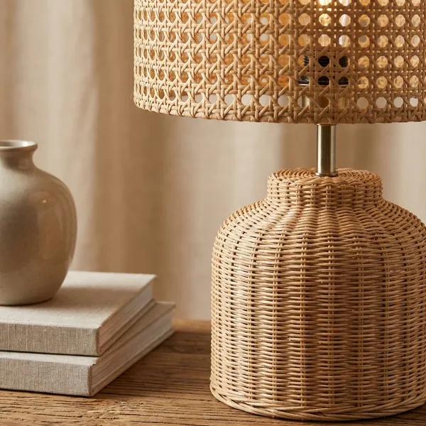 Brown_Unique_Rattan_Table_Lamp_For_Home_Decor