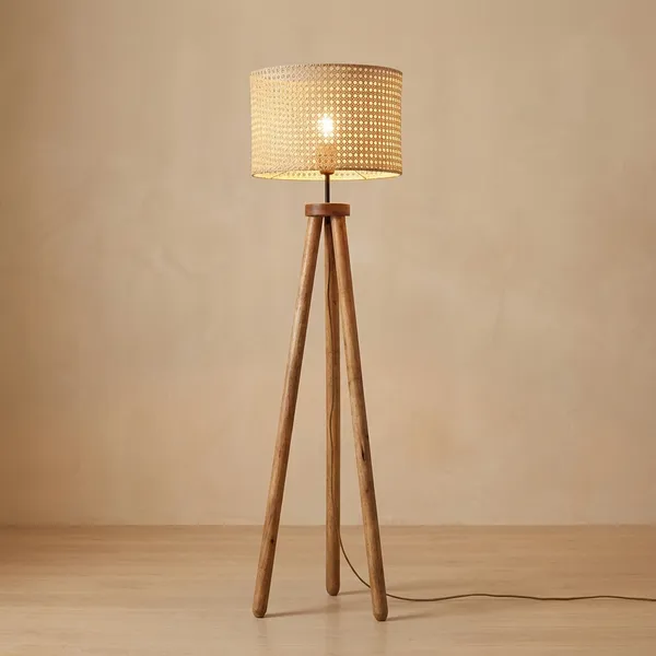 Brown_Rattan_Photoshoot_Lamp_For_Home_Decor