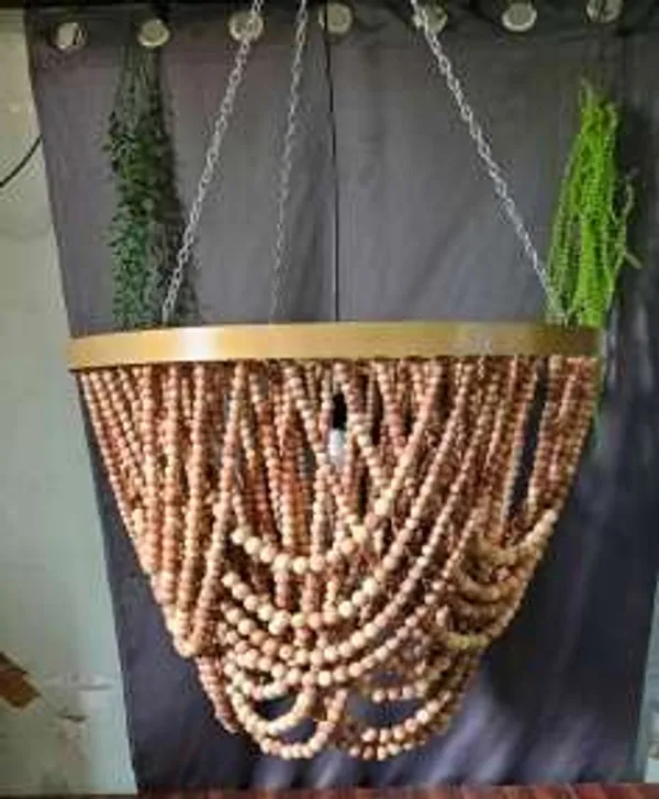 Brown_Wooden_And_Beads_Pendant_Lamp_For_Home_Decor