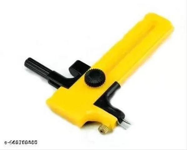 Yellow_And_Black_Plastic_Cutting_Tools_For_Students