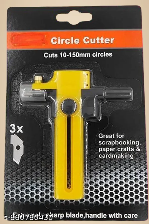 Yellow_And_Black_Plastic_Cutting_Tools_For_Students