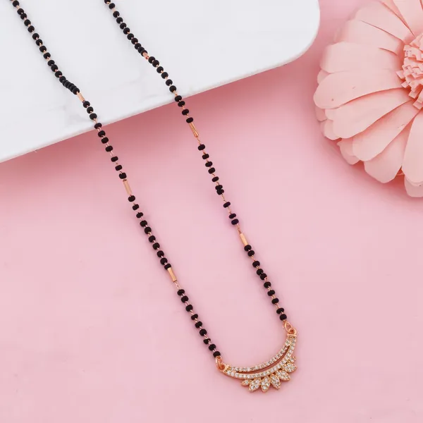 Golden_Aura_Curve_Modern_Mangalsutra_With_Sparkle_Pendant_For_Women