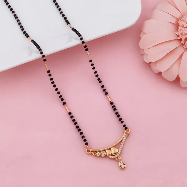 Golden_Lunara_Drop_Curve_Mangalsutra_Contemporary_Grace_Design_For_Women