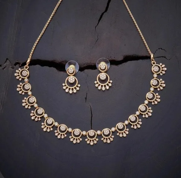 Imperial_Sunburst_Diamond_Necklace