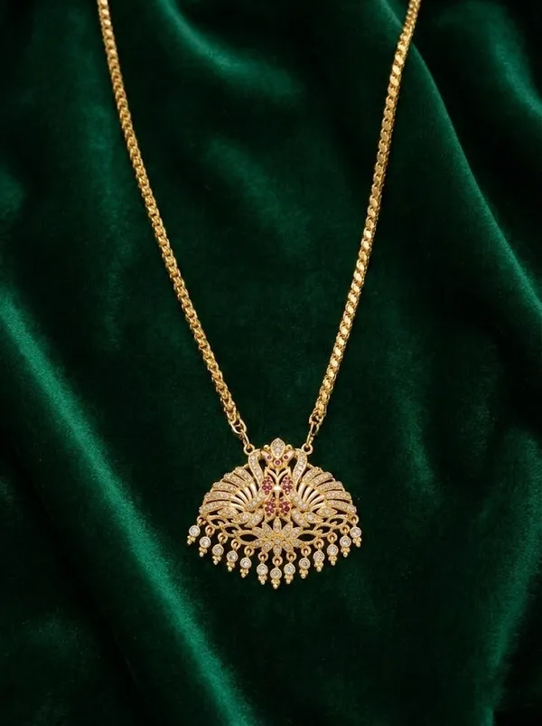Royal_Swan_Majesty_Pendant_Necklace