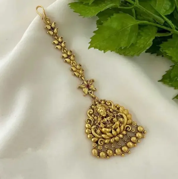 Divine_Lakshmi_Temple_Maang_Tikka