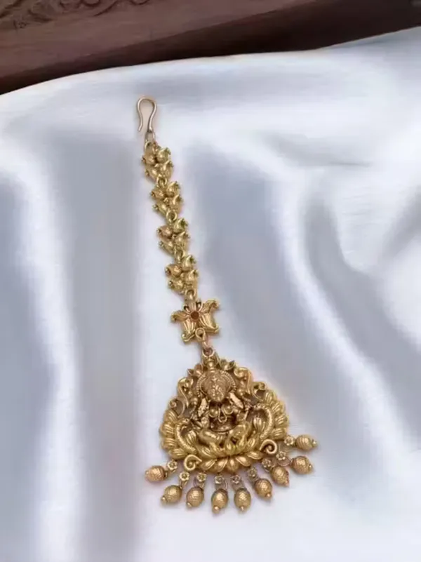Antique_Lakshmi_Floral_Temple_Maang_Tikka