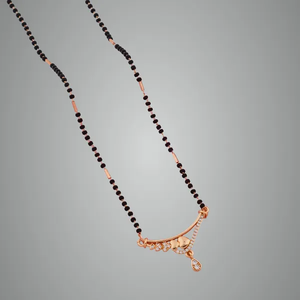 Golden_Lunara_Drop_Curve_Mangalsutra_Contemporary_Grace_Design_For_Women