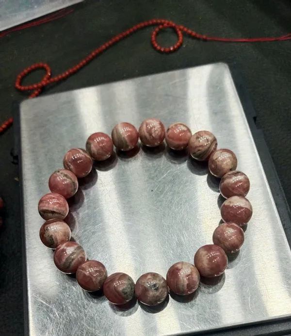Rhodochrosite_Bracelet_Premium_For_Unconditional_Love_&_Encourages_Joy