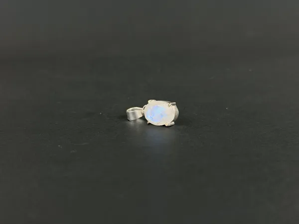 Opal_Diamond_Shape_Pendant