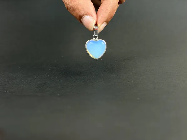 Opal_Heart_Shape_Pendant