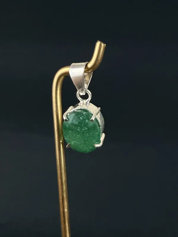 Green_Aventurine_Pendant_For_Prosperity_&_Growth