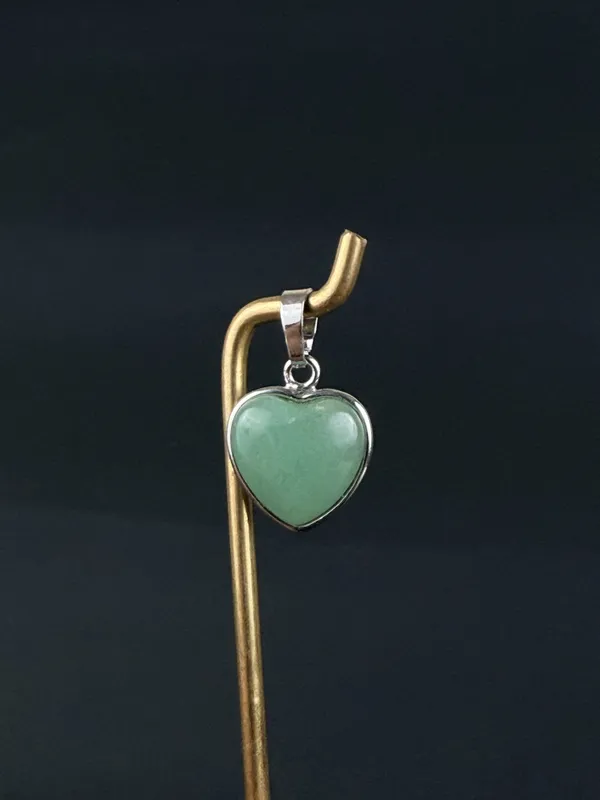 Green_Aventurine_Heart_Pendant_For_Prosperity_&_Growth