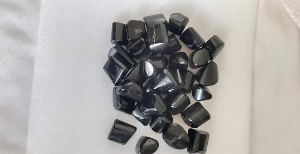 Black_Tourmaline_Tumble_For_Protection_&_Grounding