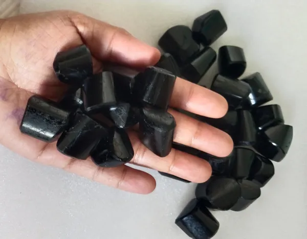 Black_Tourmaline_Tumble_For_Protection_&_Grounding
