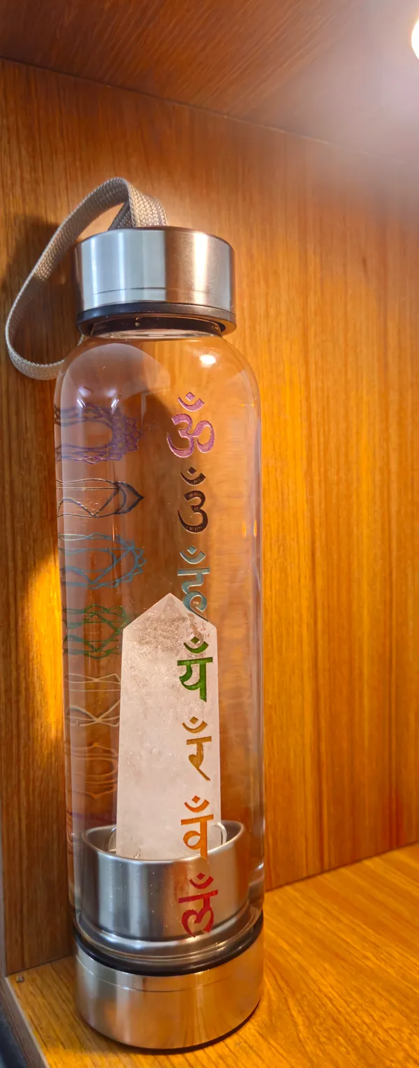 Clear_Quartz_Water_Bottle_For_Focus_&_Clarity