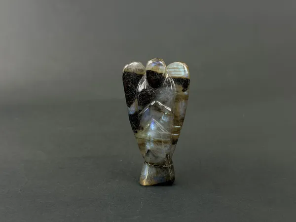 Labrodorite_Angel