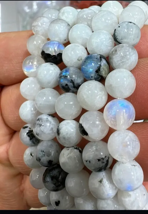 Rainbow_Moonstone_Bracelet_For_Faminine_Energy_&_Emotinal_Balance