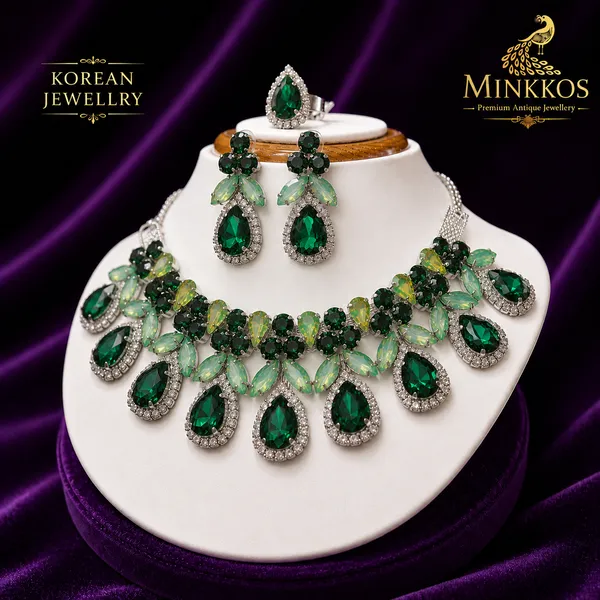 Emerald_Grace_Korean_Crystal_Necklace_Set