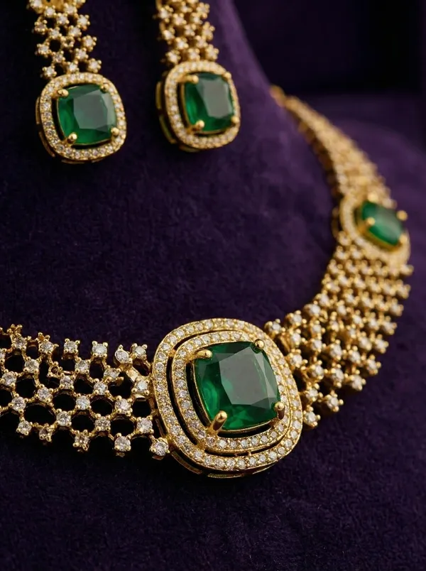 Premium_Traditional_Emerald_Green_Gold_Stone-Studded_Necklace
