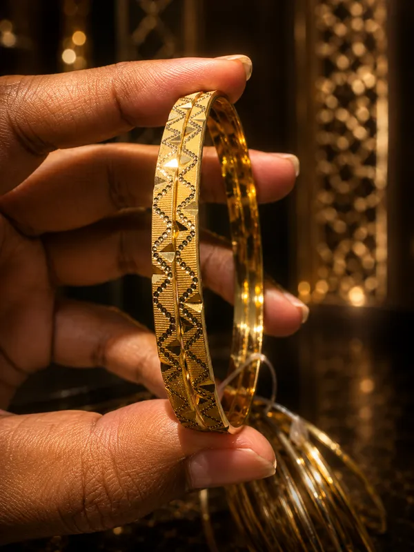 MINKKOS_Signature_Gold_Diamond_Cut_Designer_Bangle