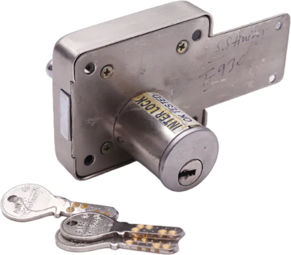 Silver_Metallic_Smart_Lock_For_Home_And_Offive