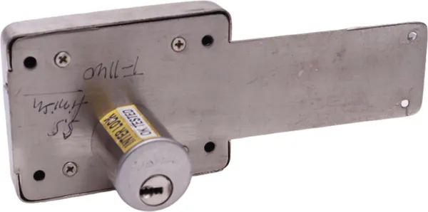 Silver_Metallic_Smart_Lock_For_Home_And_Offive