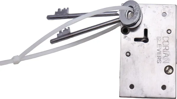 Silver_Metallic_Smart_Lock_For_Home_And_Offive