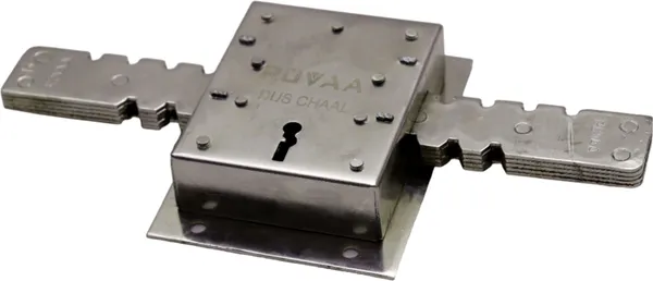 Silver_Metallic_Smart_Lock_For_Home_And_Offive