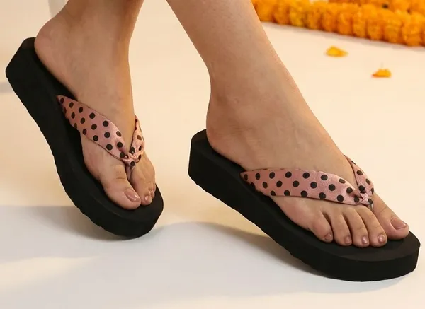 Peach_Eva_Lightweight_Daily_Wear_Flip_Flops_For_Women_And_Girls