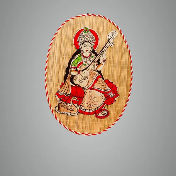 Brown_Oval_Shaped_Design_Bamboo_Hand_Crafted_Wall_Hangings_Of_Godess_Sarwasti_Ji_For_Home_Decor