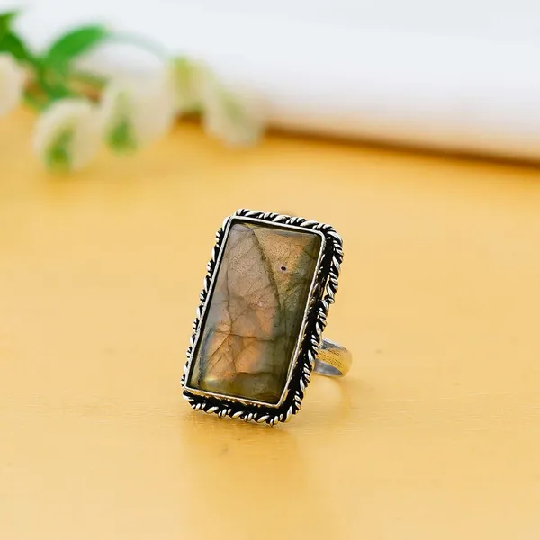 Grey_&_Blue_Flash_Arts_Crystal_Products_Natural_Labradorite_Ring_Set_For_Women_Vintage_Joint_Knuckle_Stackable_Rings_Oval_Gemstone_Ring