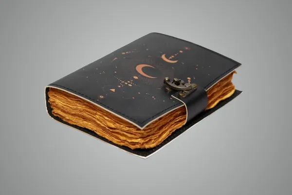 Black_Leather_&_Paper_Diary_For_Unisex