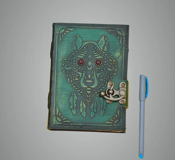 Green_Leather_&_Paper_Diary_For_Unisex