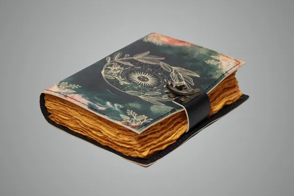 Green_Leather_&_Paper_Diary_For_Unisex