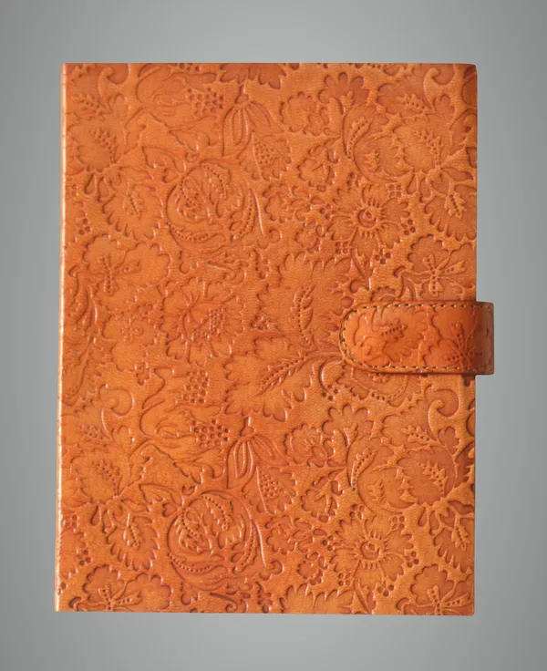 Brown_Leather_&_Paper_Diary_For_Unisex