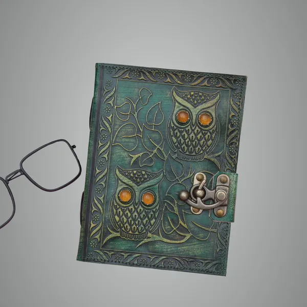 Green_Leather_&_Paper_Diary_For_Unisex