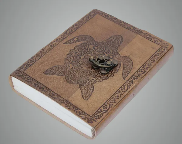 Brown_Leather_&_Paper_Diary_For_Unisex