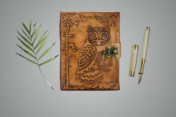 Golden_Leather_&_Paper_Diary_For_Unisex