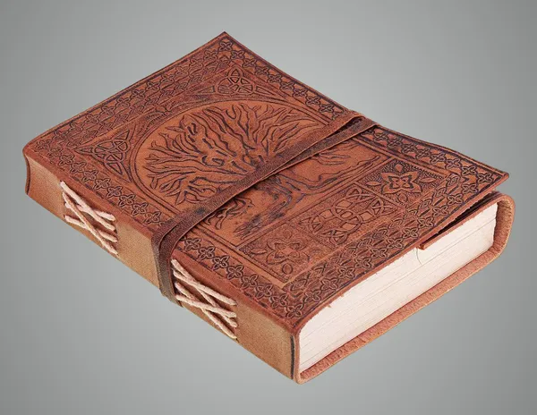 Brown_Leather_&_Paper_Diary_For_Unisex
