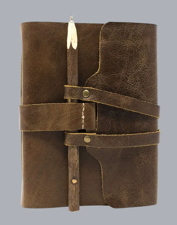 Brown_Leather_&_Paper_Diary_For_Unisex