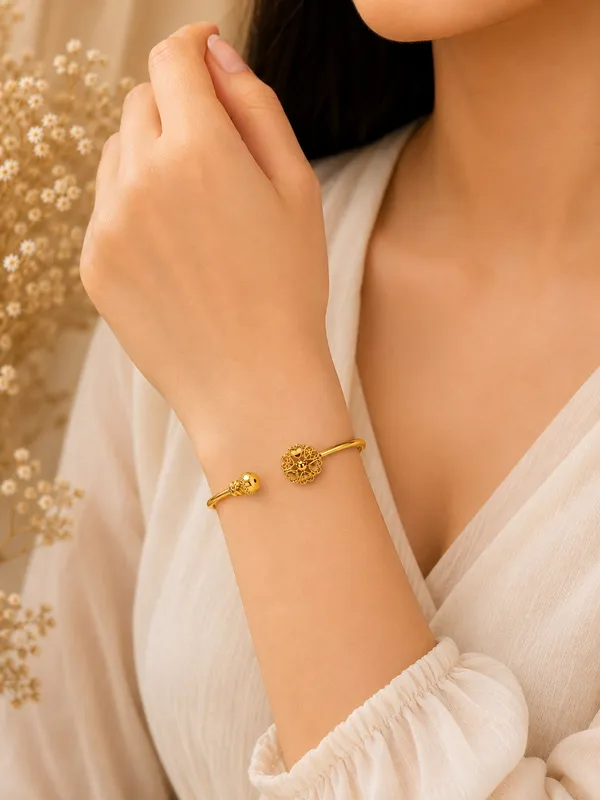 1_GM_Gold_Plated_Adjustable_Flower_Heart_Bracelet_for_Women,_Free_Size,_Elegant_Floral_Design,_1_Piece