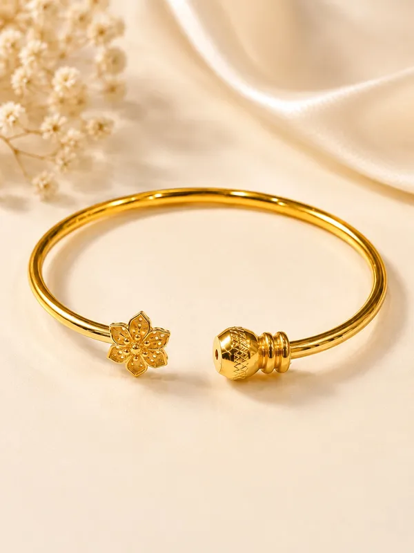 1_GM_Gold_Plated_Flower_Bracelet_for_Women,_Adjustable_Free_Size,_Elegant_Floral_Design,_1_Piece