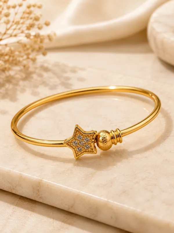 1_GM_Gold_Plated_Star_Bracelet_with_Sparkling_Crystal_Detailing_1PCS